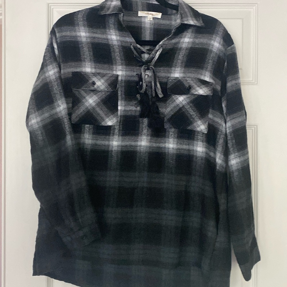 Andree by Unit, Ombré black and white flannel, lace up front with collar.